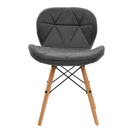 Chaise en velours avec pieds en bois et design scandinave