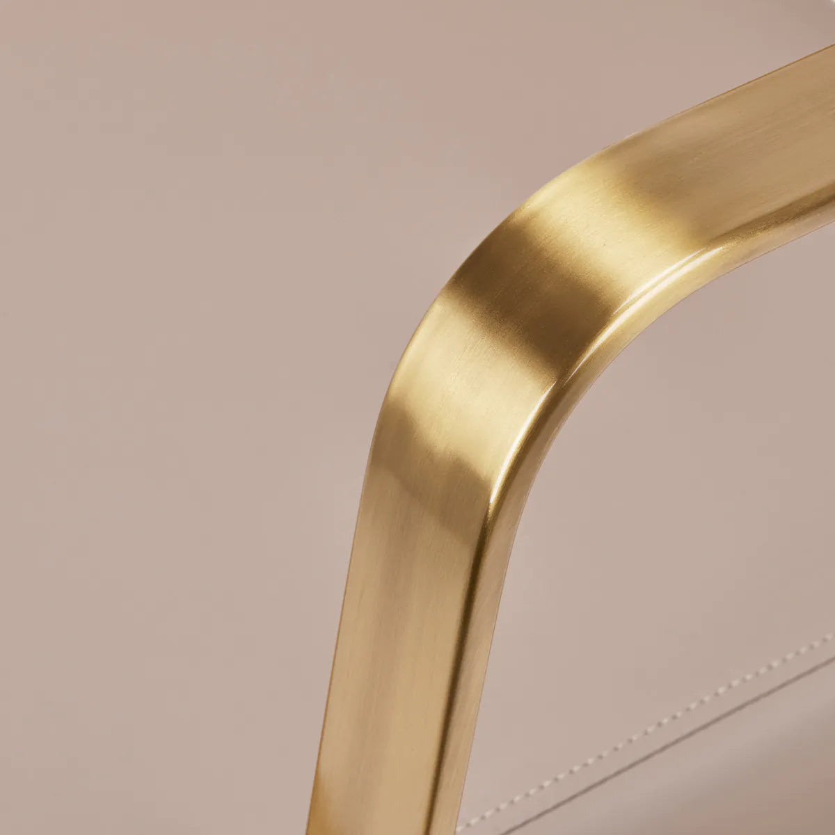 Sillón de peluquería Porto beige y dorado