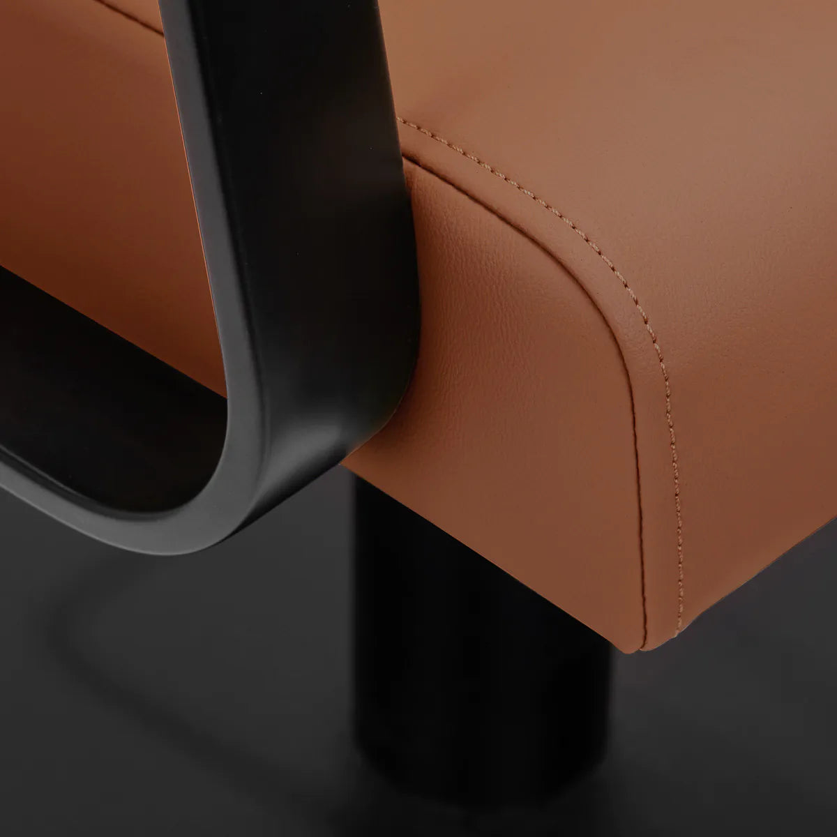 Gabbiano Porto hairdressing chair black orange