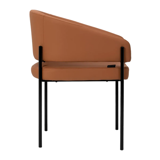 Sillón arco en piel sintética marrón con estructura negra